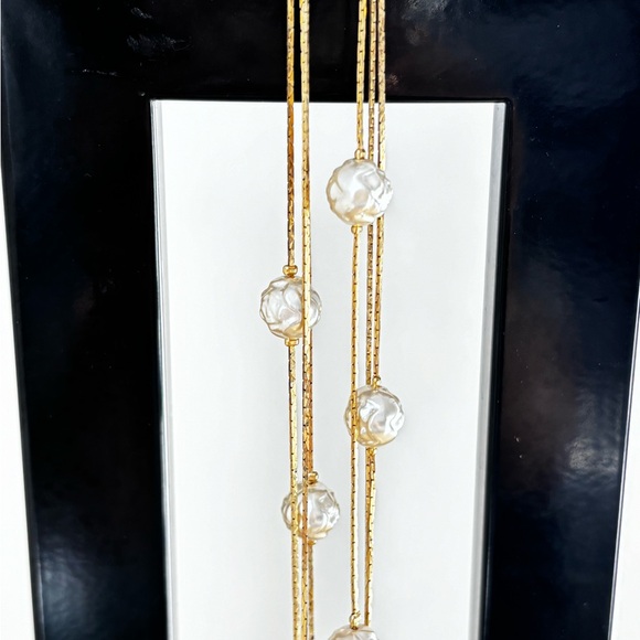 Faux pearl stations necklace/ triple chains - Picture 11 of 11